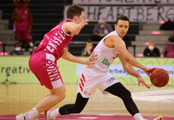 愿他在追求 愿他在追求